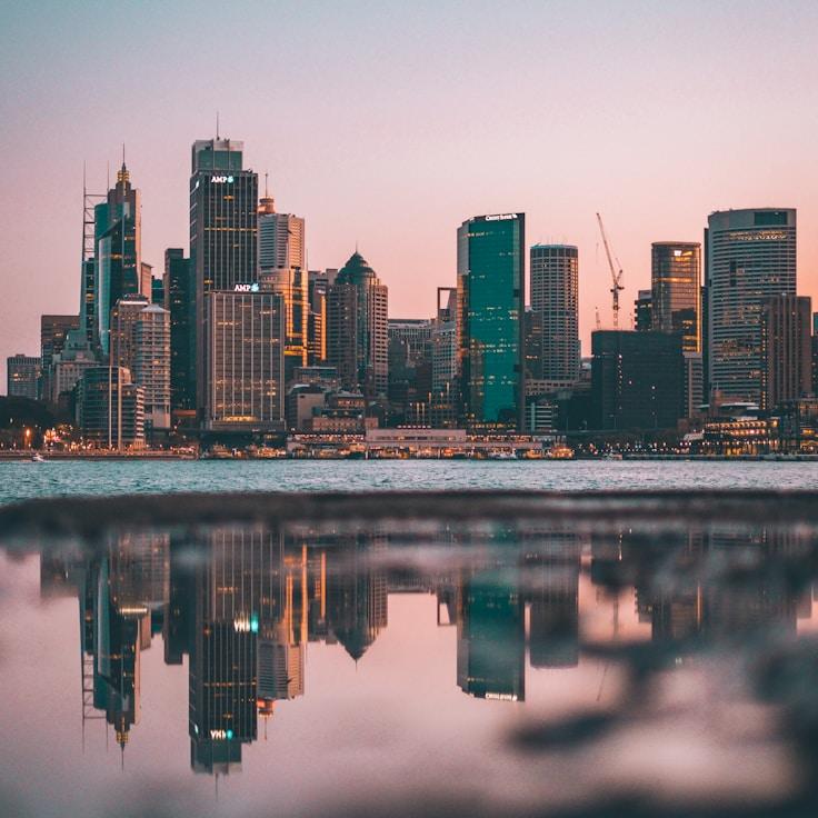 Parents evaluating schools in Netherlands